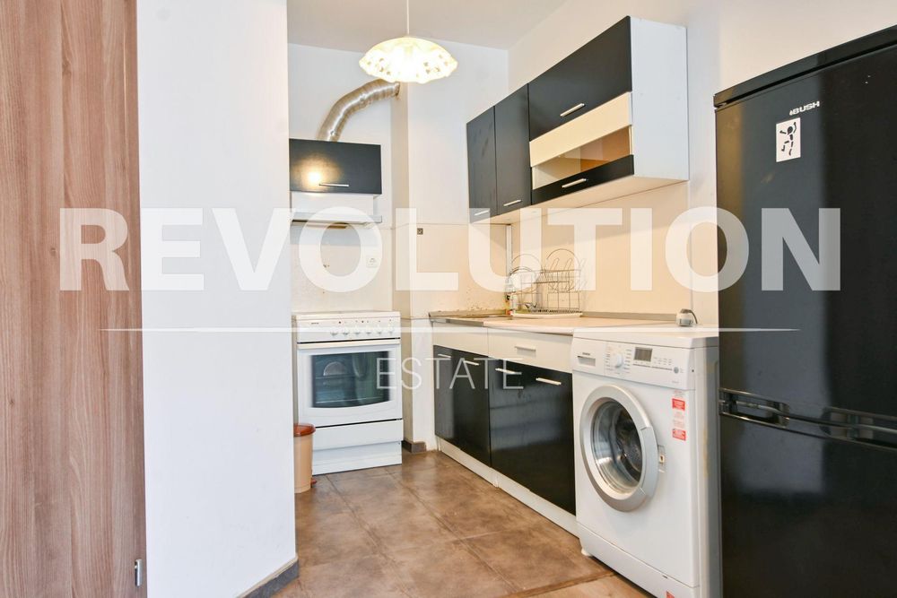 Двустаен апартамент в ж.к. Младост 4