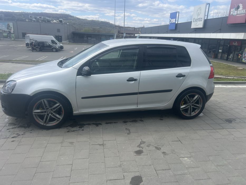 Vand sau schimb Golf 5