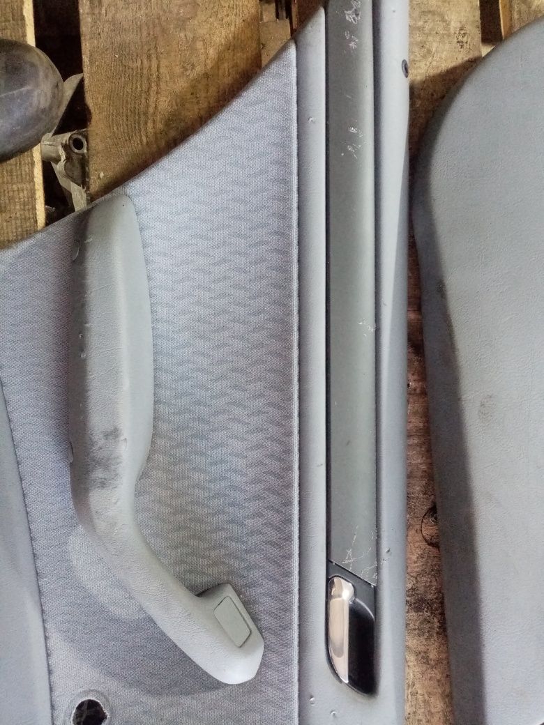 Обшивки дверей на BMW E46 из Германии
