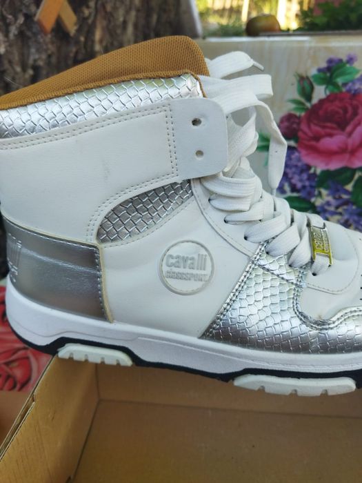 Vând adidași  cavalli ciasssport în stare foarte bună mărimea 40