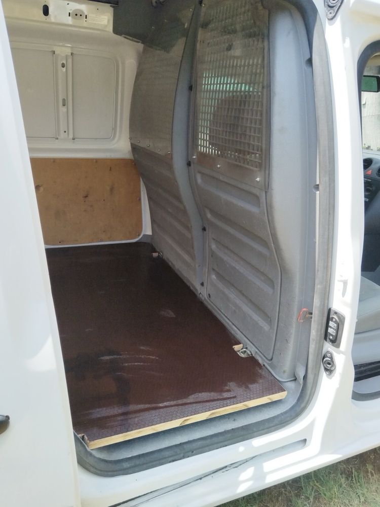 Продавам VW CADDY 1.9 TDI