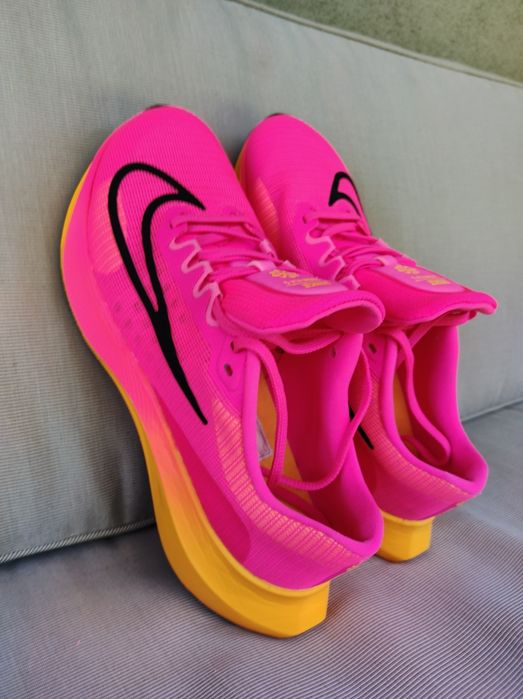 Nike Zoom Fly 5 mărimea 44 nou cu cutie