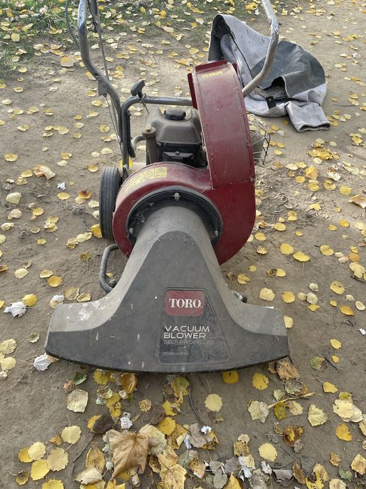 Aspirator de frunze profesional Toro cu sac de colectare