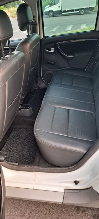 Duster 1.6,2×4,2012,piele,AC,scaune încălzite