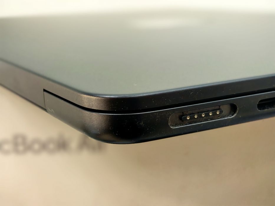 Хб! MacBook Air 2022 M2  13.6 Много добър