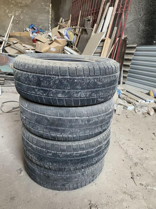 Продается шины зимныее