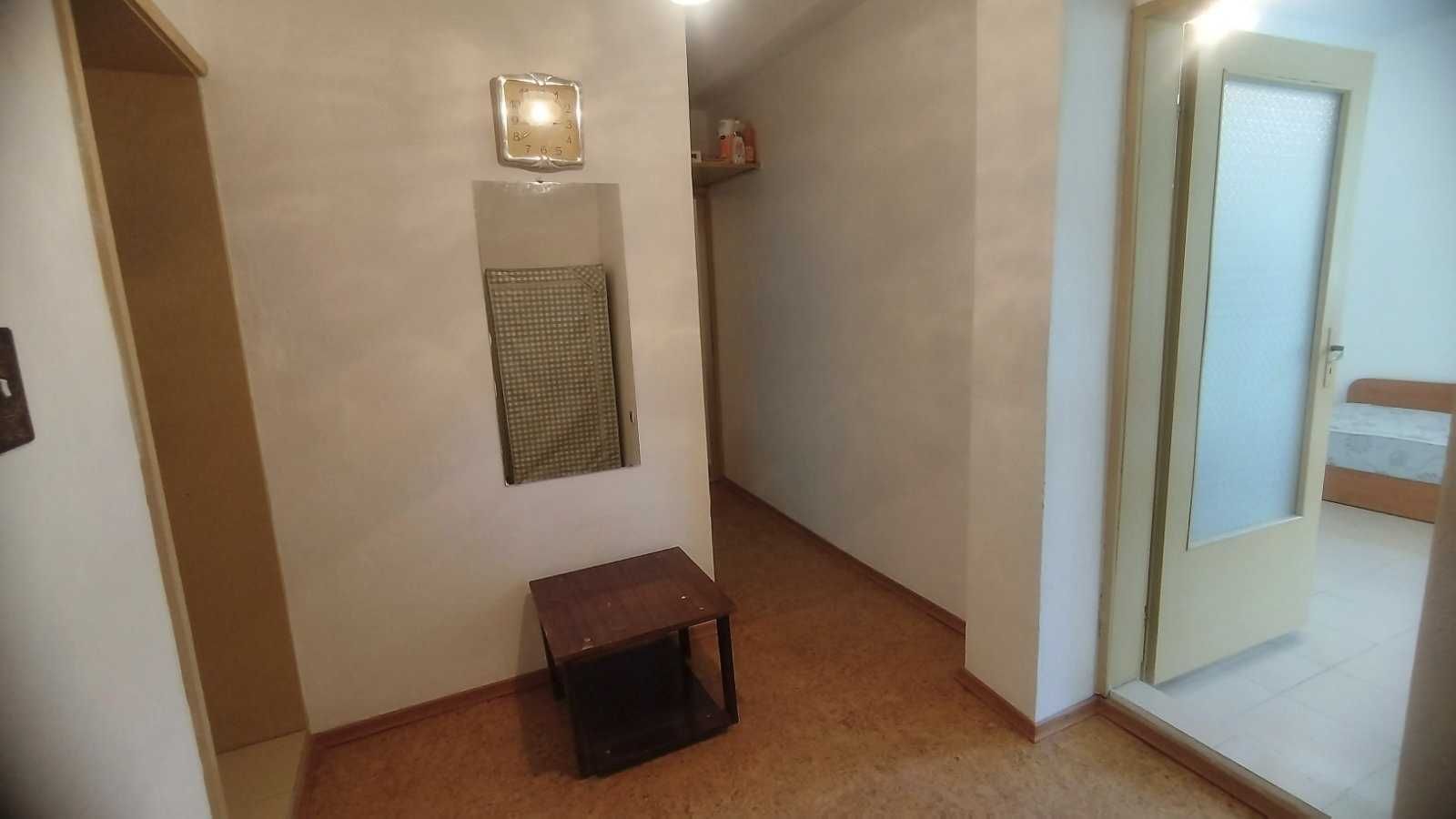 Втори етаж от триетажна къща, град Варна, кв. Аспарухово
