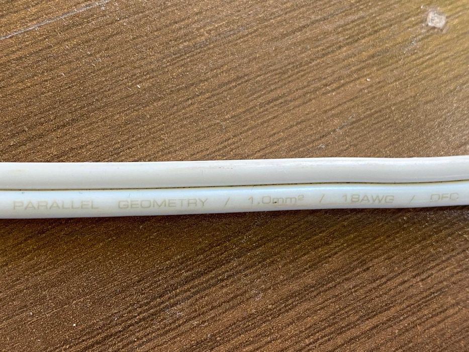 Качествен кабел за букшелф тонколони IXOS XHS113 OFC