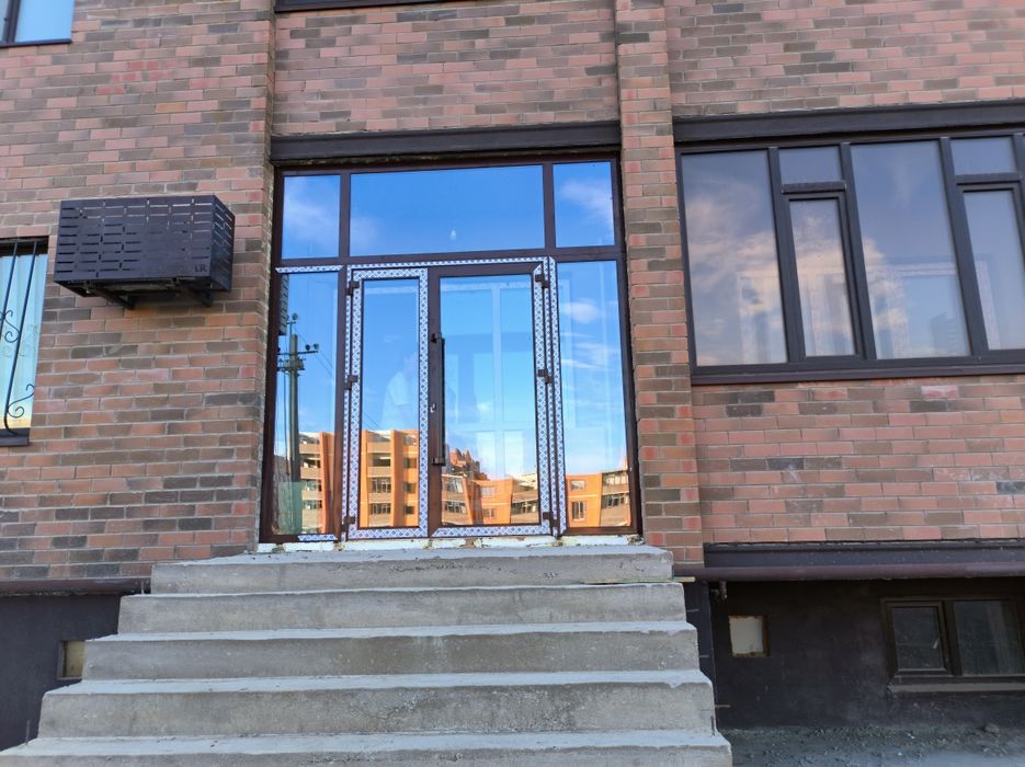 Пластиковые и алюминиевые окна и двери любой сложности. Есть Регулиров