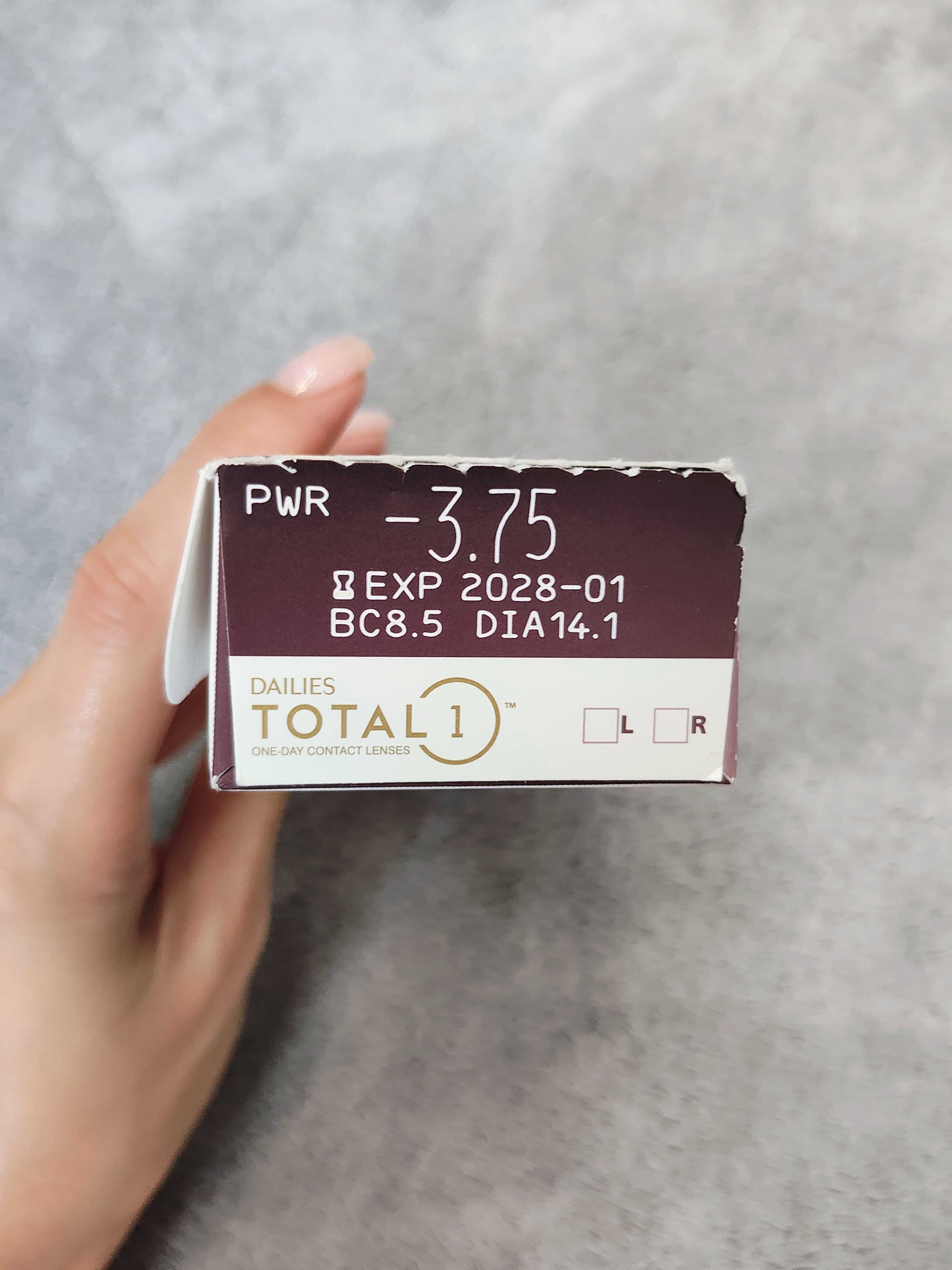 Контактни лещи Total 1 еднократни -3.25 и -3.75