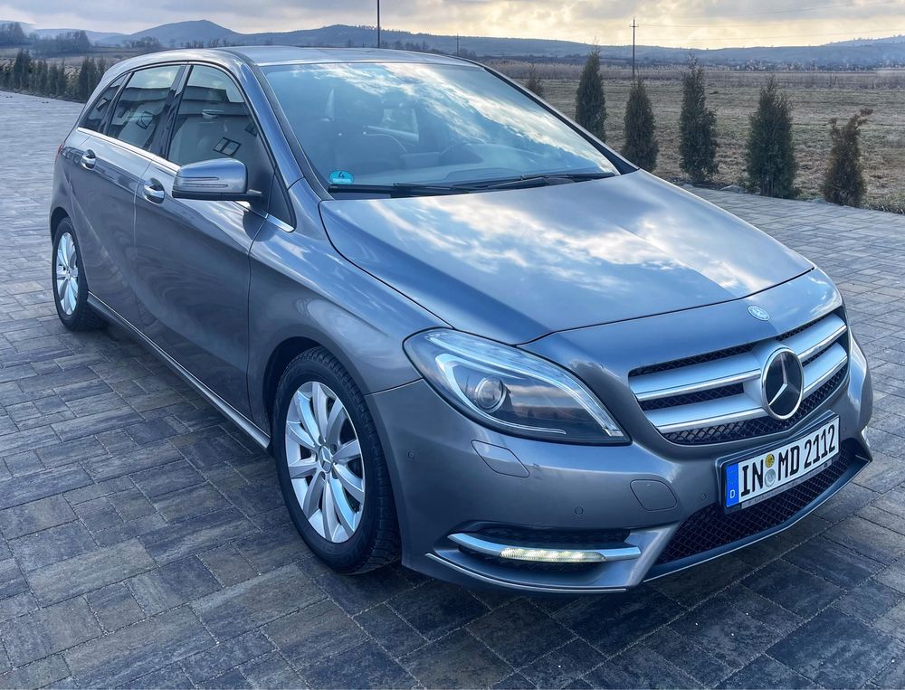 Mercedes B200 Cdi Avangarde Bi-Xenon/Navigatie Stare perfecta