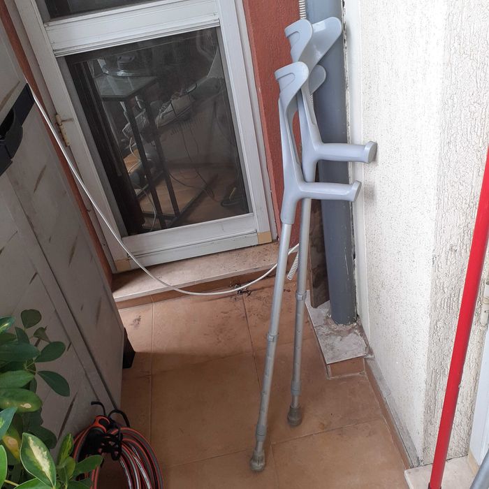 патерици КАНАДКИ