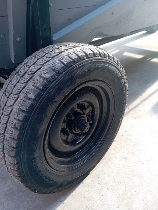 Căruț pentru tractor