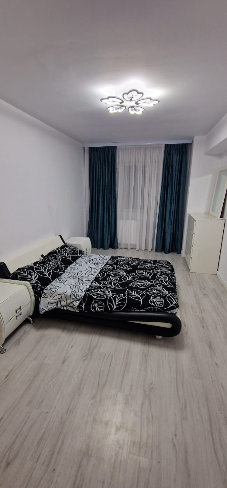 Inchiriez apartament 3 camere 102 MP  New Confort City