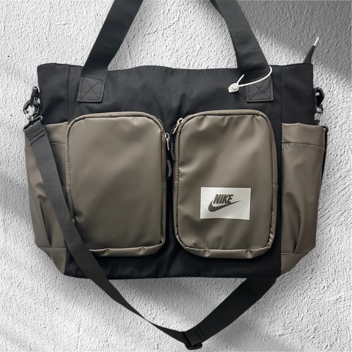 Vand geanta Nike Noua