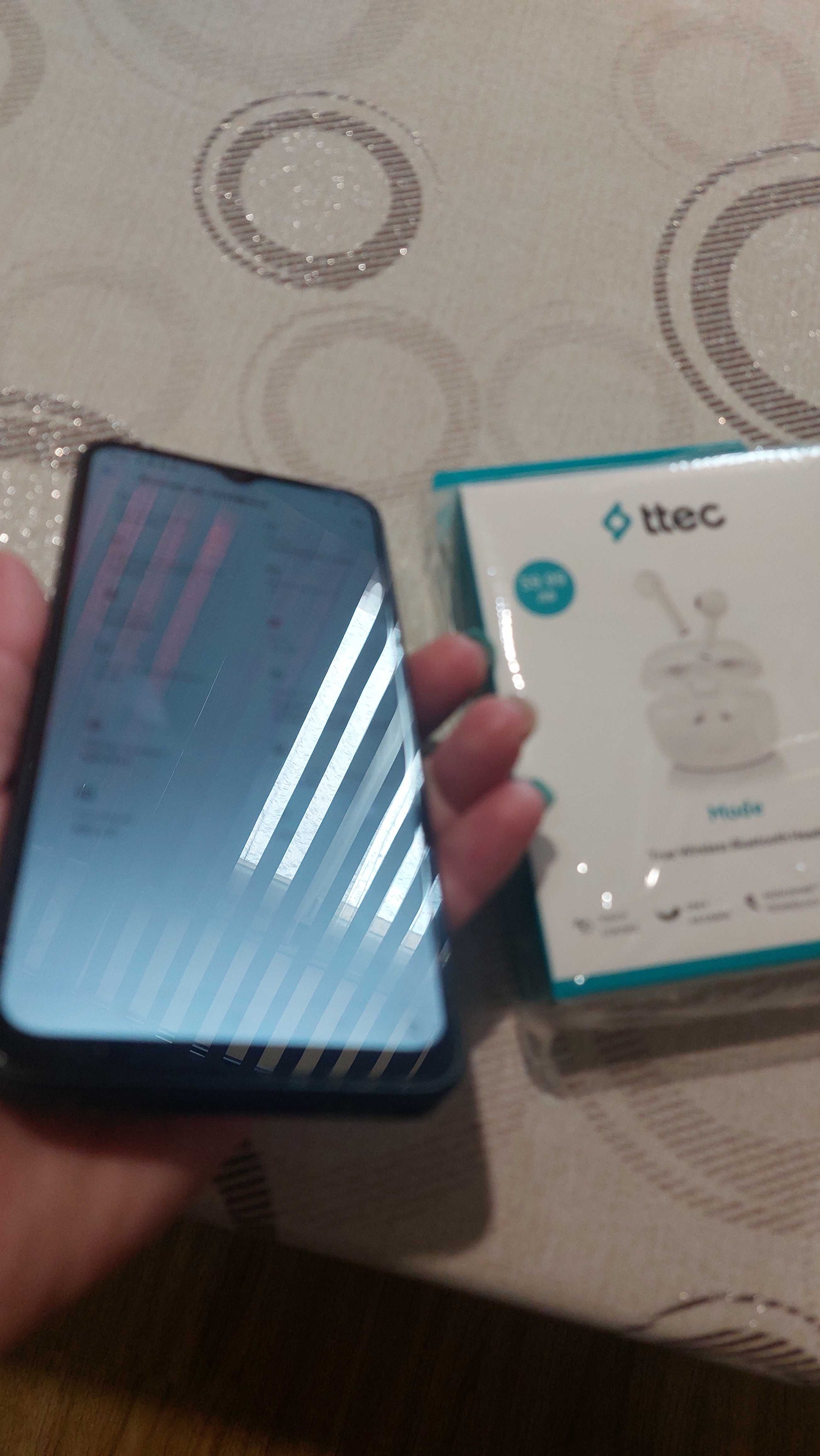 Телефон Realme C 30