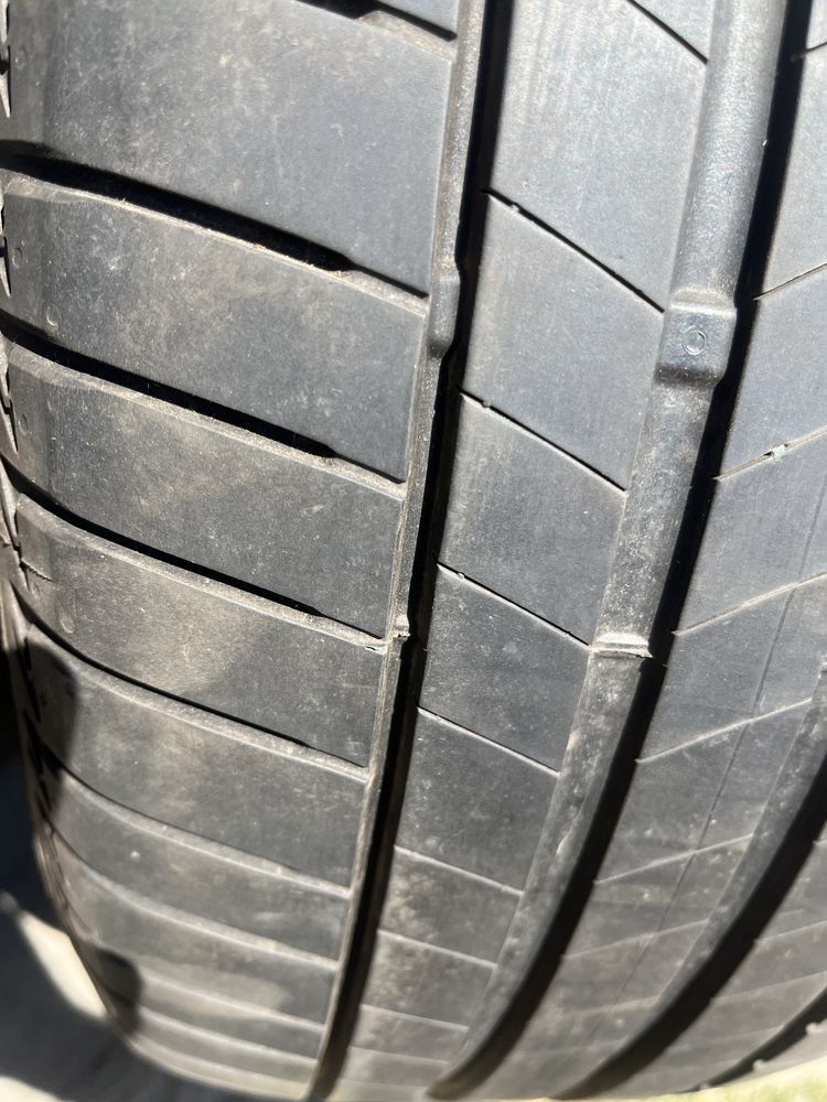 2 бр. летни гуми 225/55/18 Bridgestone AO DOT 0522 5 mm