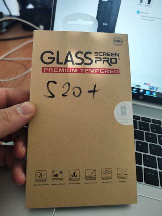 Huse de protectie UAG Monarch Series pentru Samsung Galaxy S20+