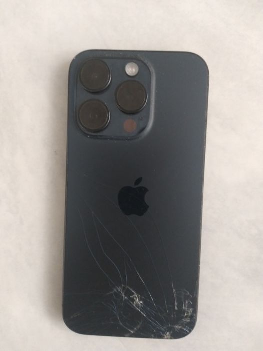 Iphone 15pro чёрный цвет