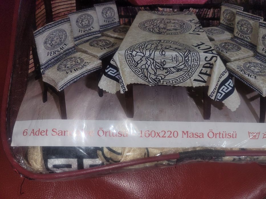 Set față de masă și 6 huse de scaune de catifea