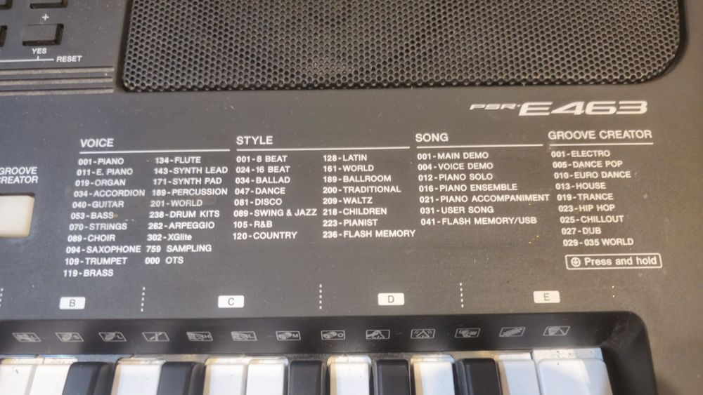 Orga Yamaha PSR E463