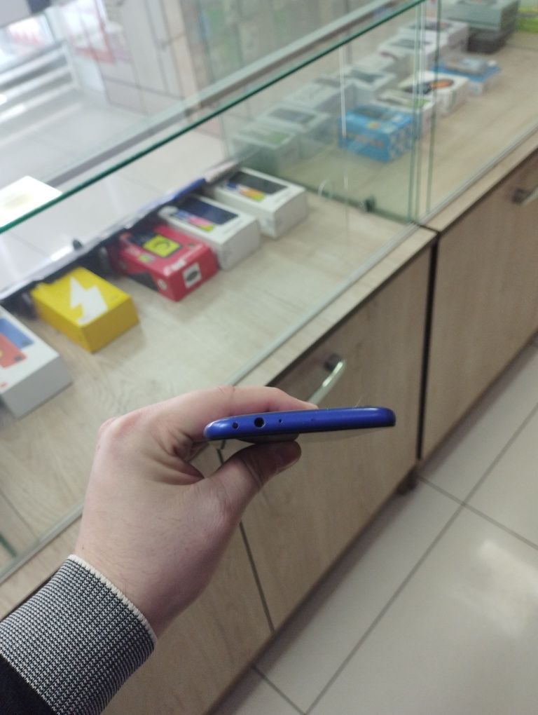 Redmi 7 32GB xolati yaxwi