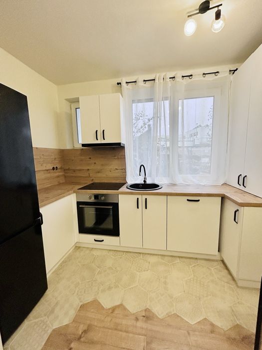 Apartament de inchiriat 3 camere zona centrala