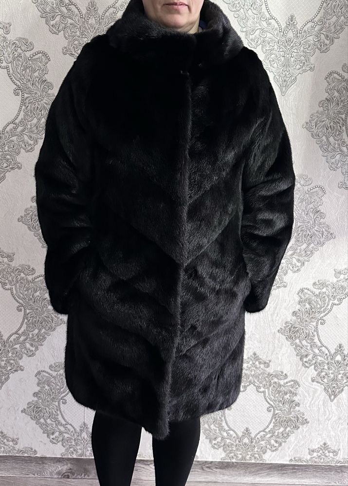 Продам норковую шубу