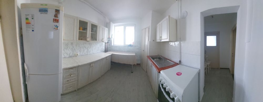 Apartament cu 4 camere de vânzare