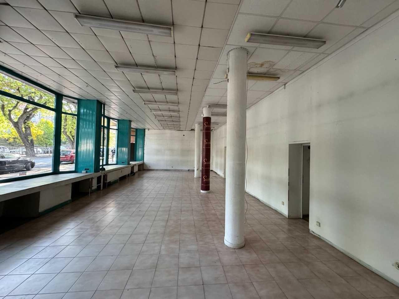 Дава се под наем Магазин в Шумен, Томбул джамия - 139 кв.м за 960 € - Снимка #3
