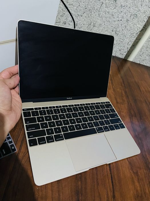 MacBook holati yaxshi aybi yuq narxi arzon