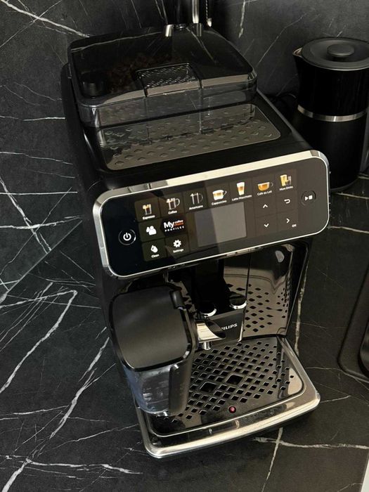 Aparat de cafea automat Philips Series 5400 LatteGo–stare foarte bună