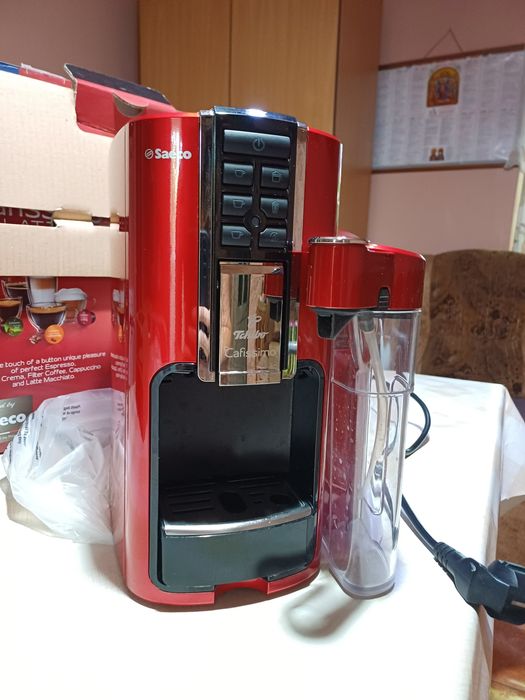 Vand Espressor Saeco Tchibo Cafissimo Latte HD8603 Roșu, ca nou
