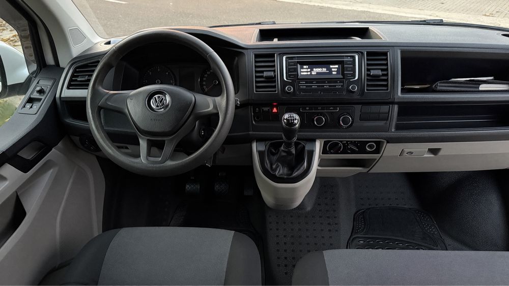 Volkswagen VW T6 Caravelle An 2017 8+1 Locuri Extra Lung 2.0 140 CP