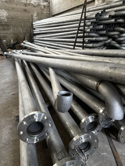 Труба нержавеющая AISI 304 с фланцем и отдводом 90 градусов