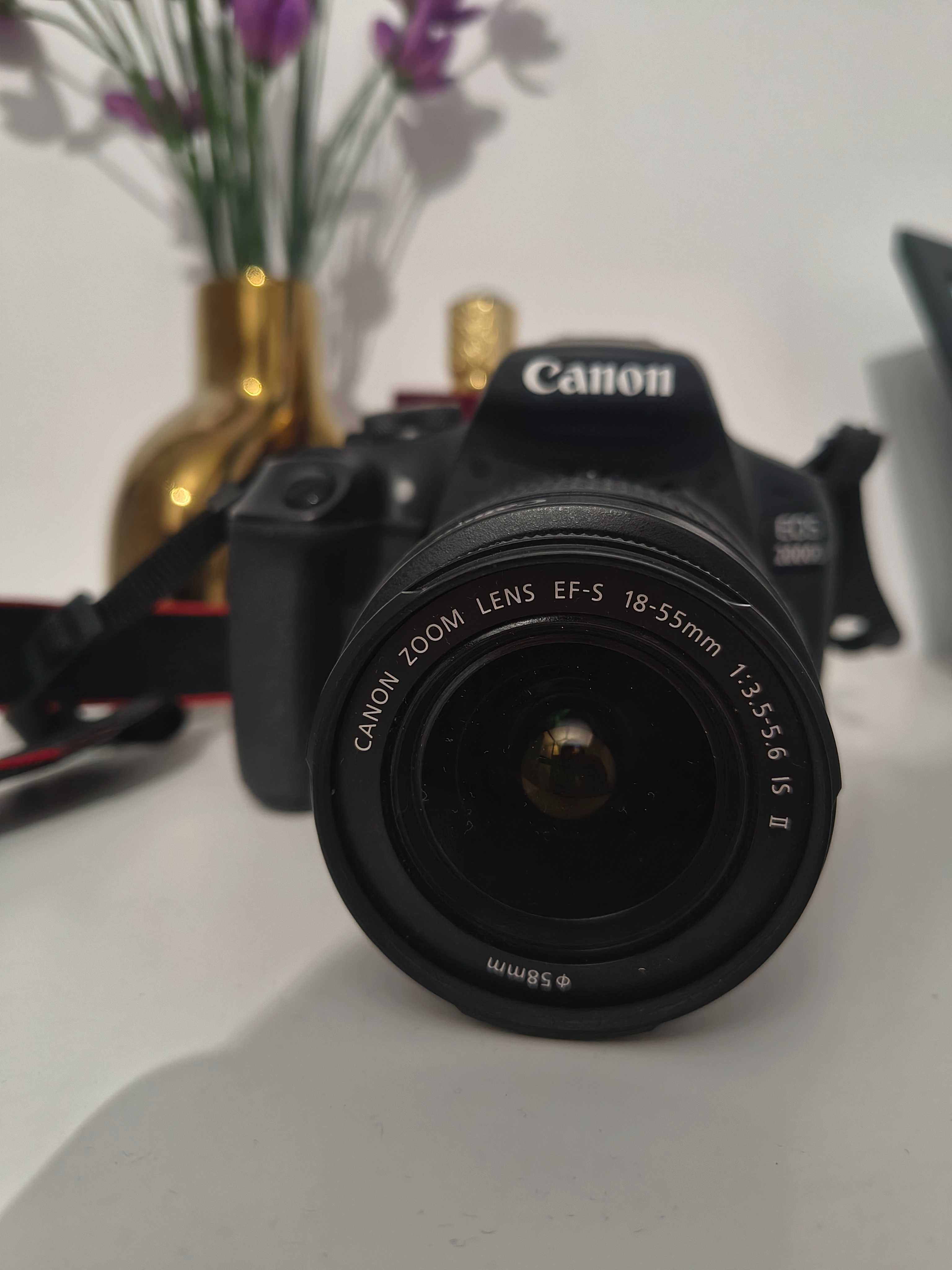 Canon 2000D și 2 obiective