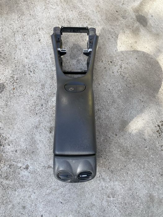 Tunel Cotiera Mercedes CLK W209 Pret 250 lei