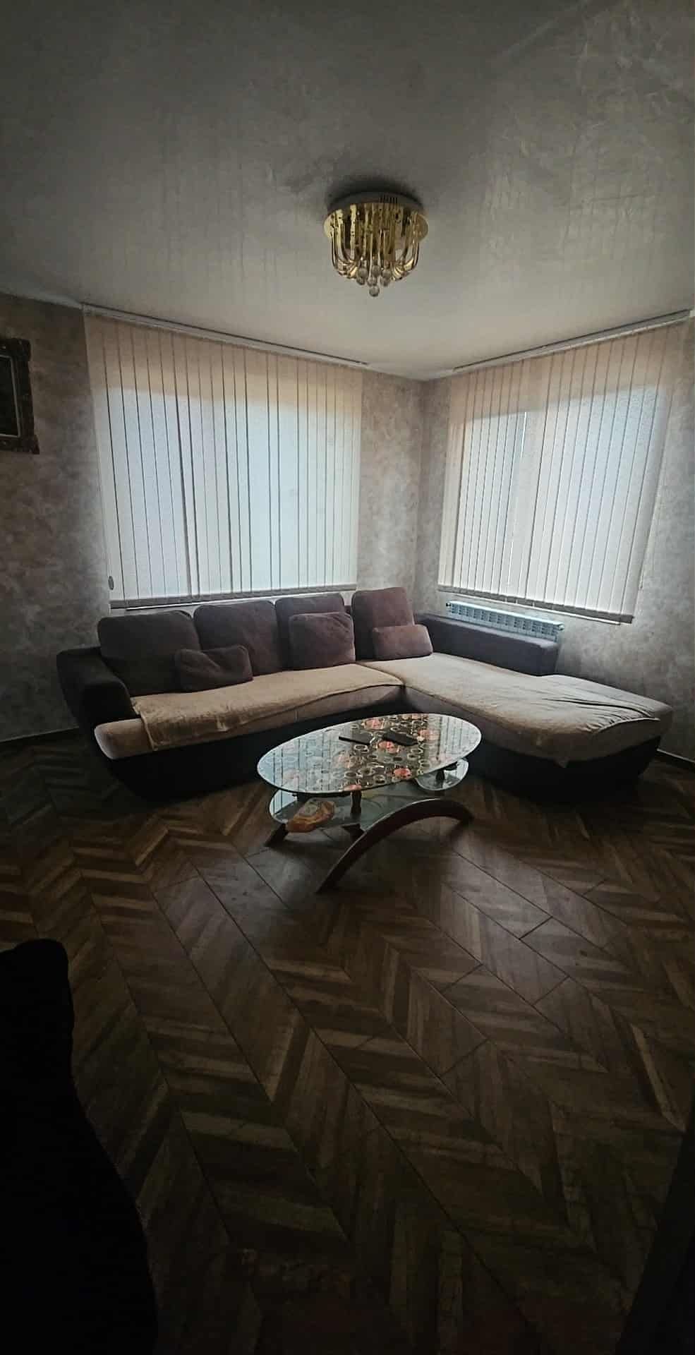 Ъглов диван за хол