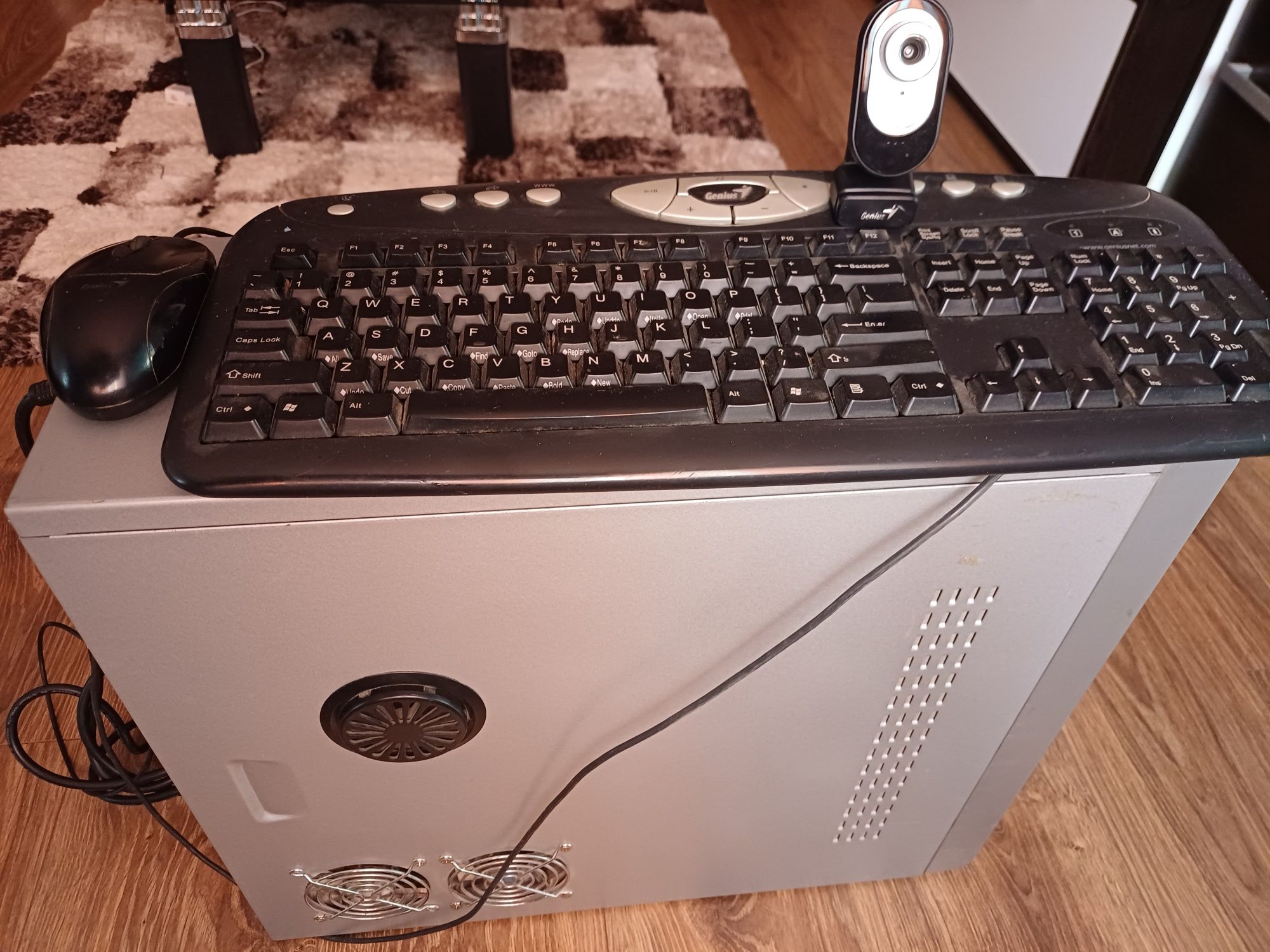 Vând unitate PC completa