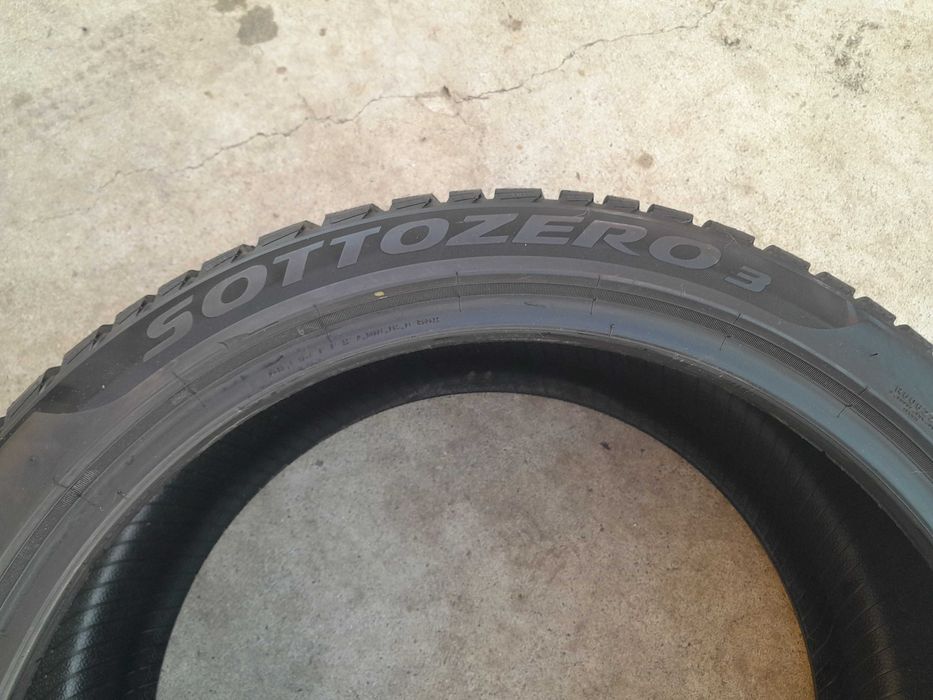 Anvelopa de iarna 235 40 19 pirelli sottozero 3 profil 7,5 mm 2020
