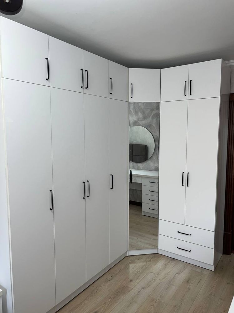 Продаю спальный гарнитур ,отличное состояние!