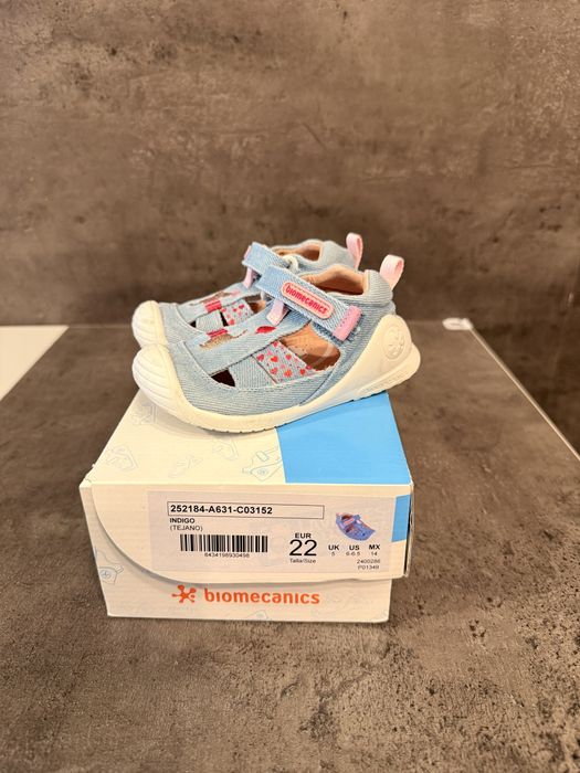 Sandale Biomecanics copii, mărimea 22 – stare excelentă