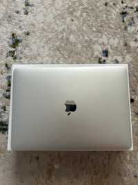 Apple MacBook Air 13 MGN93 серебристый