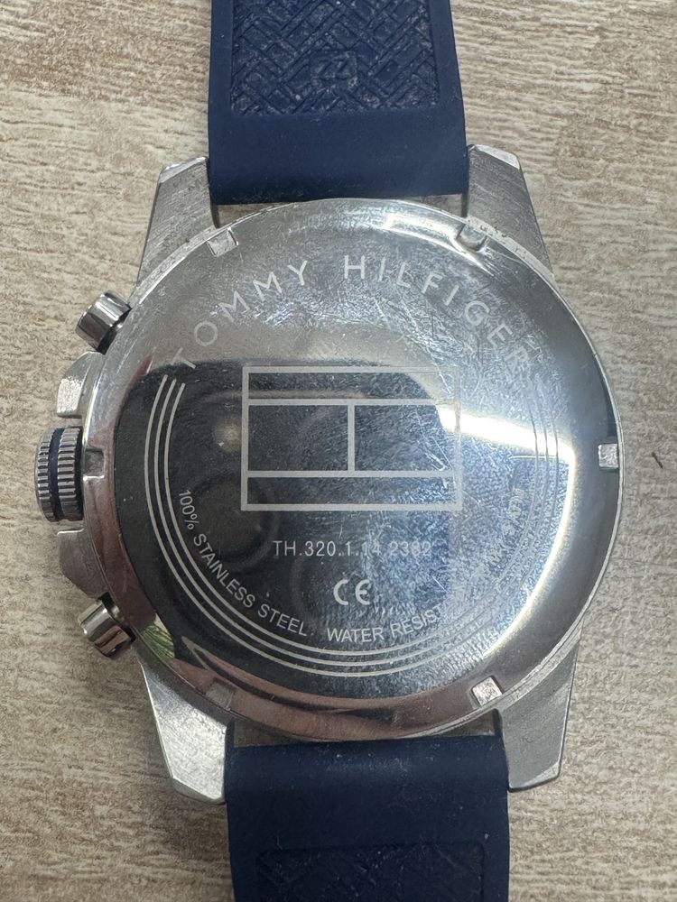 Часовник Tommy Hilfiger