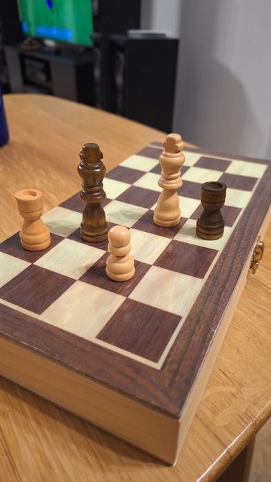 Joc de sah, piese lemn