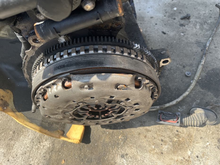 Ambreaj complet 19 dci 131 cp 10000 mii km folosit