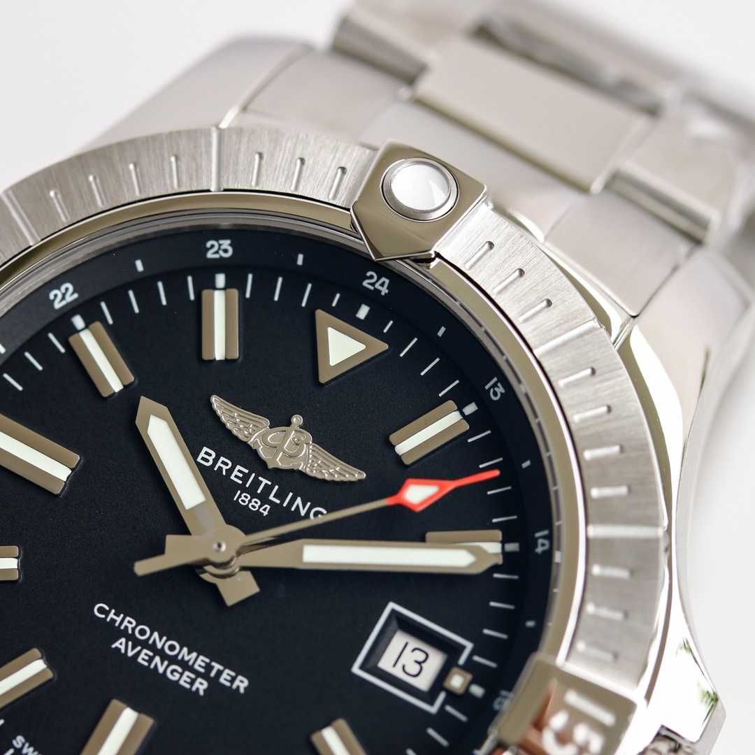 Мъжки часовник Breitling Avenger с швейцарски механизъм