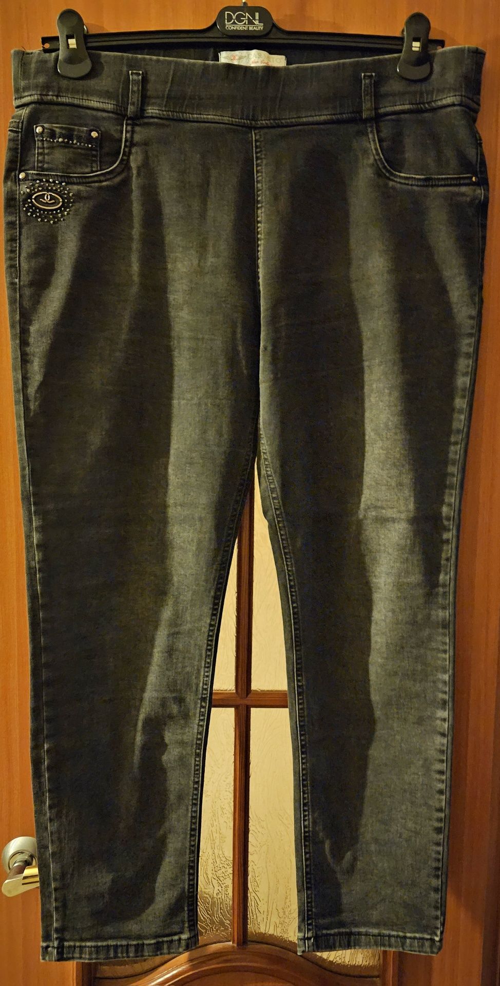 Брюки, джинсы, комбинезоны женские 52-54-56