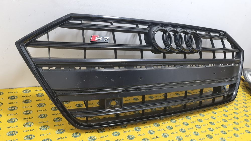 Grila masca radiator black Audi A7 S7 c8 4k bara fata far 2018+