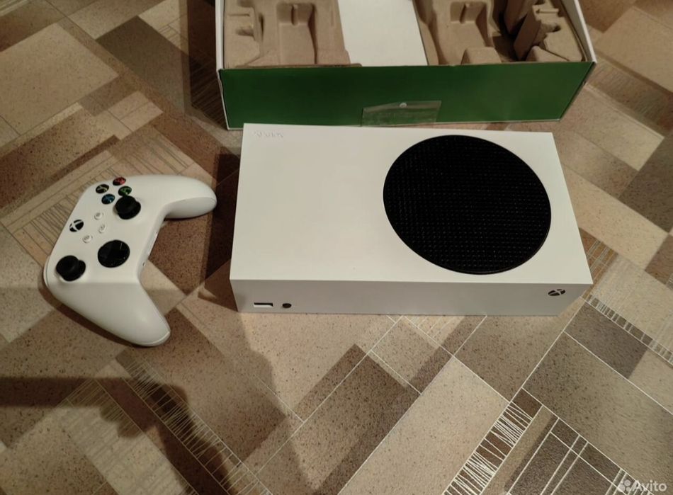 Xbox Series S в идеальном состоянии